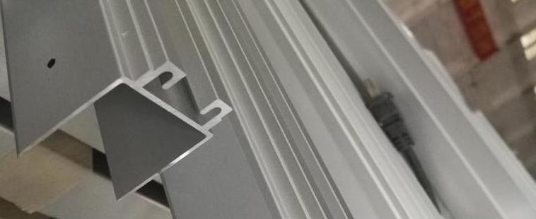Image of the coping pieces used to connect the panels of a pool