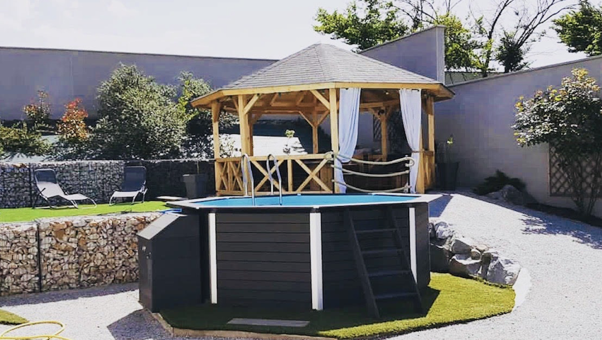 Black orthogonal pool side view